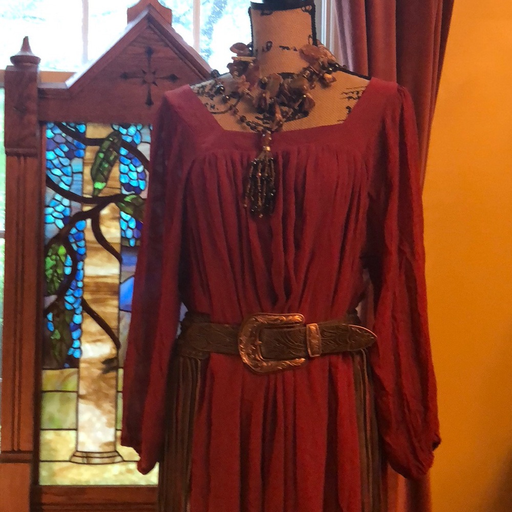 Lovely dress - Picture 2 of 7